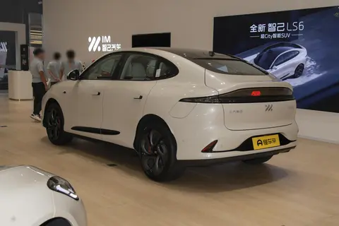 电动SUV市场的王者——新款特斯拉Model Y_特斯拉最新电车_特斯拉电动2021款