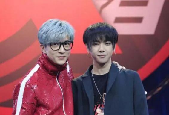 音乐大师华晨宇_华晨宇将参与音乐教育活动，关注未来音乐人才_华晨宇被音乐教授怼